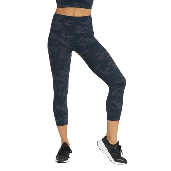 Spanx Look at Me Now Seamless Cropped Leggings Size Small Black Camo - Picture 1 of 6